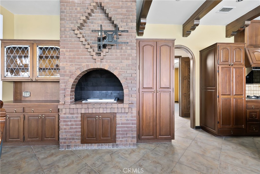 1605 Walter Ct