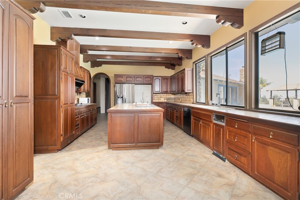 1605 Walter Ct