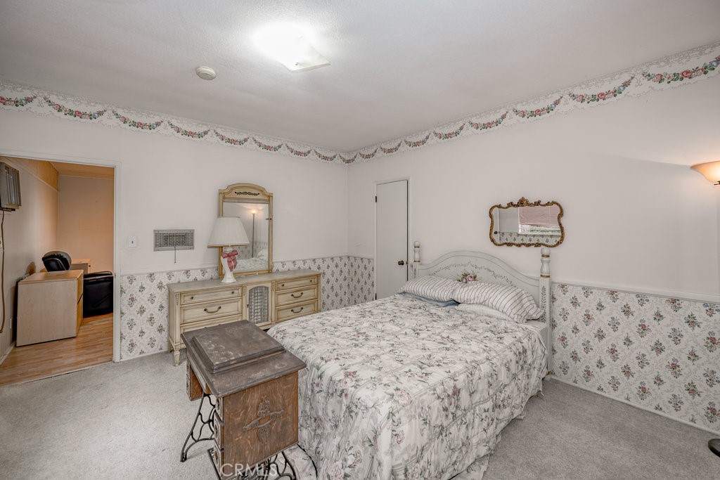 2437 Florence Avenue