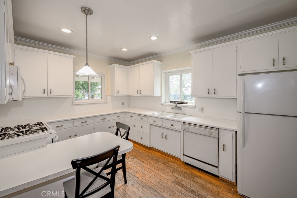 2437 Florence Avenue