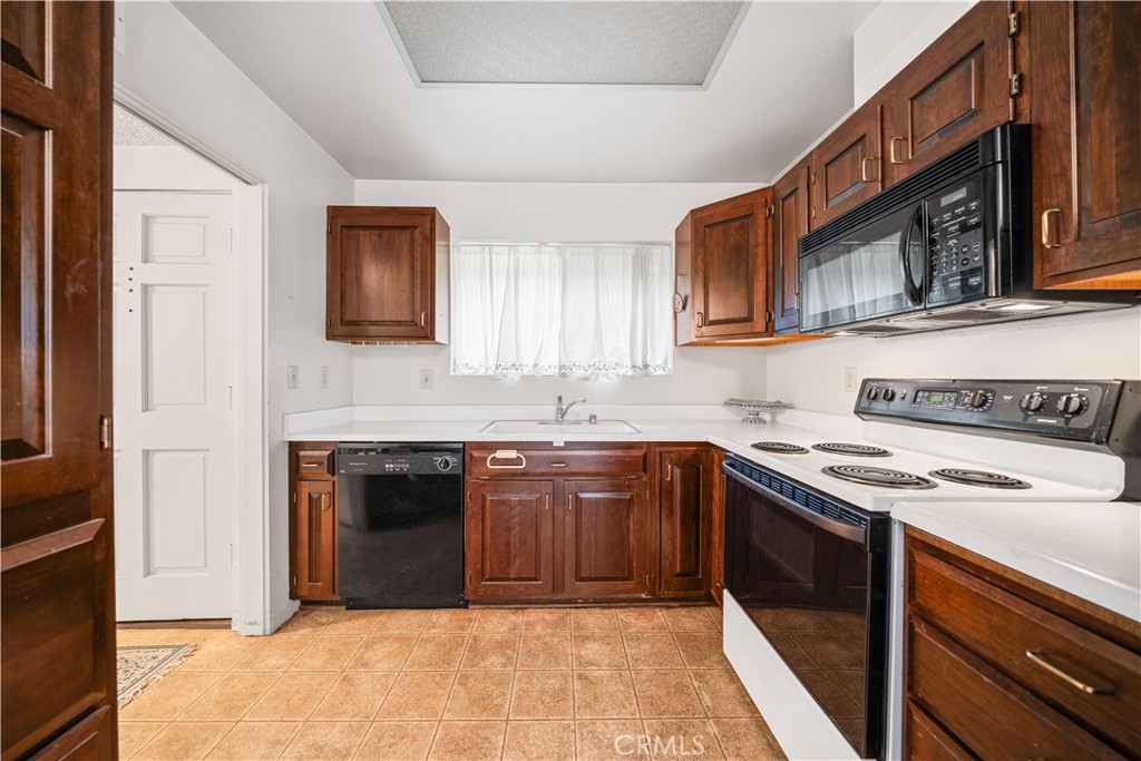 750 Arcadia Avenue 1