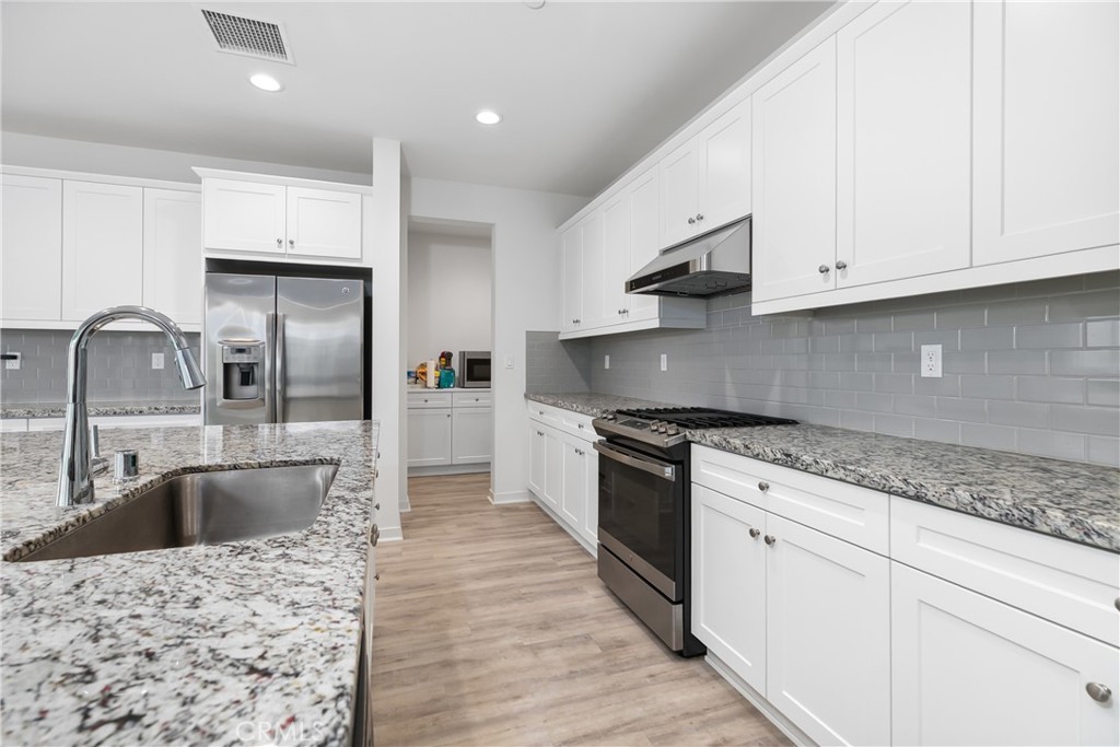 2941 E Travertine Street