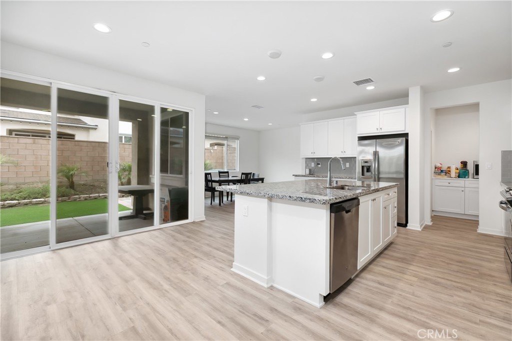 2941 E Travertine Street