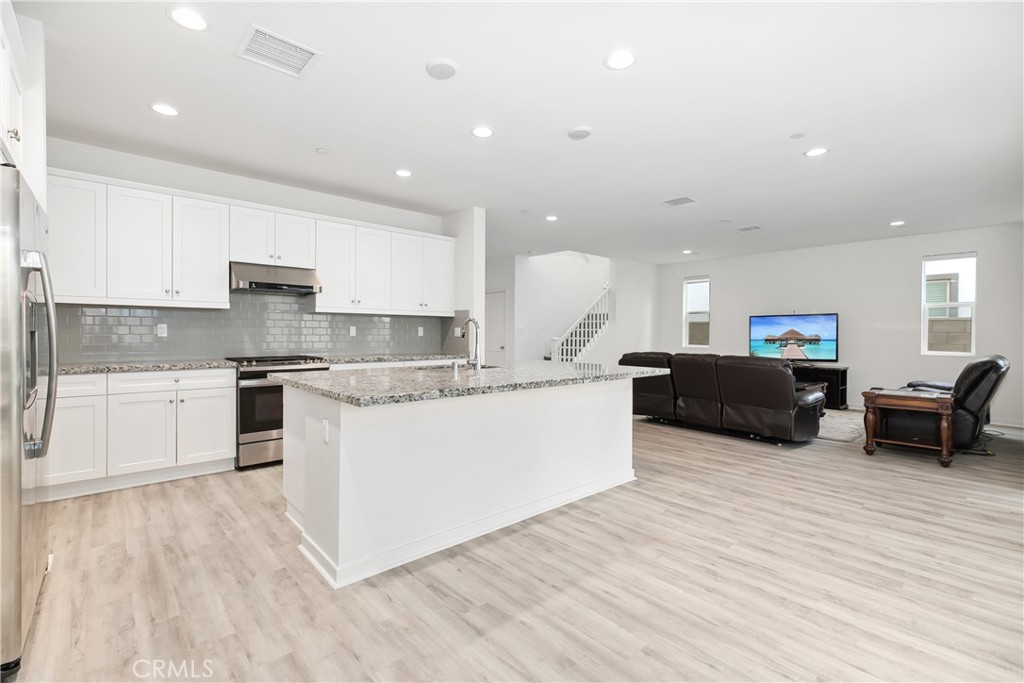 2941 E Travertine Street