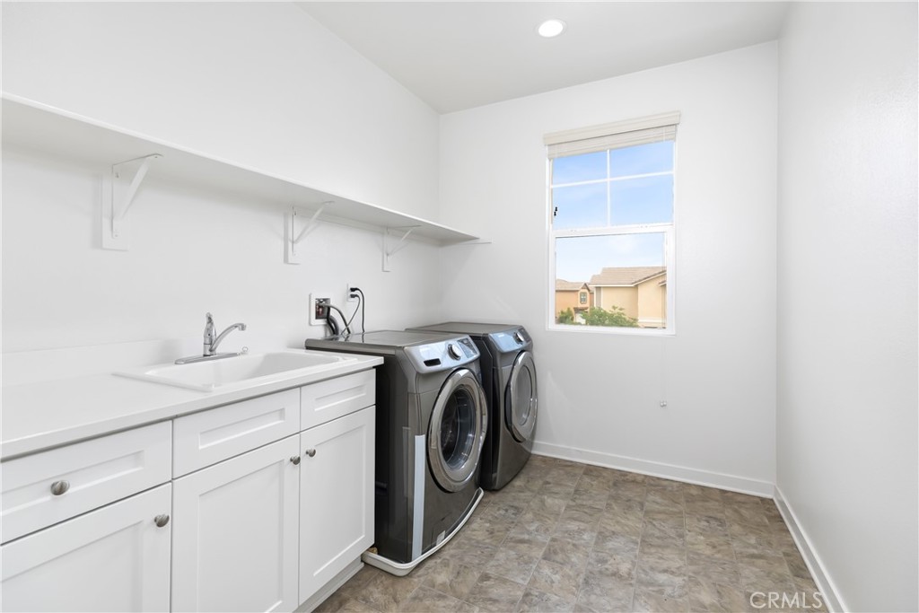 2941 E Travertine Street