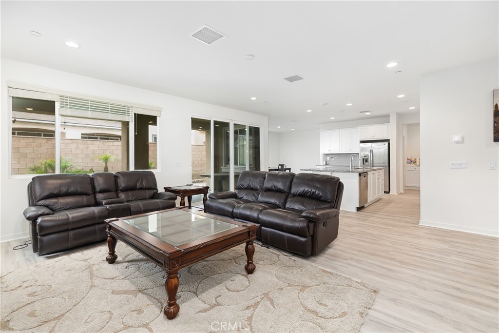 2941 E Travertine Street