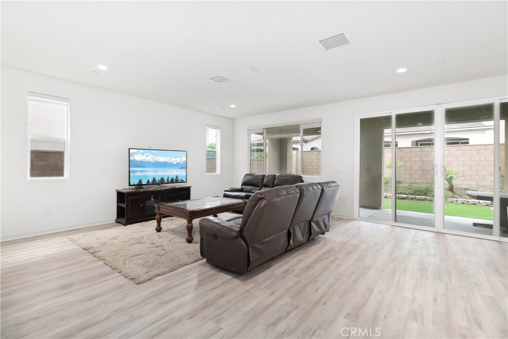 2941 E Travertine Street