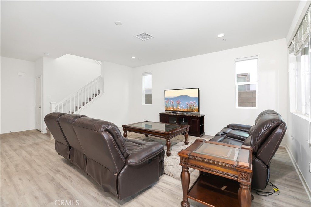 2941 E Travertine Street