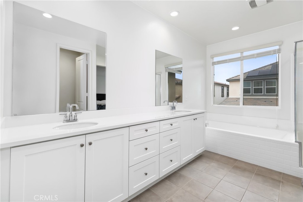 2941 E Travertine Street