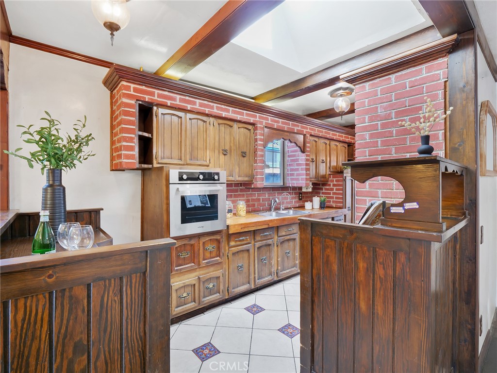 9655 Ardendale Avenue