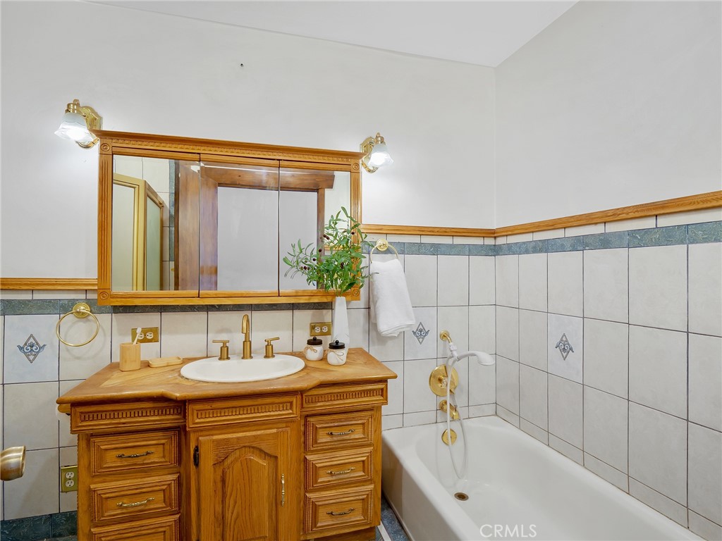 9655 Ardendale Avenue