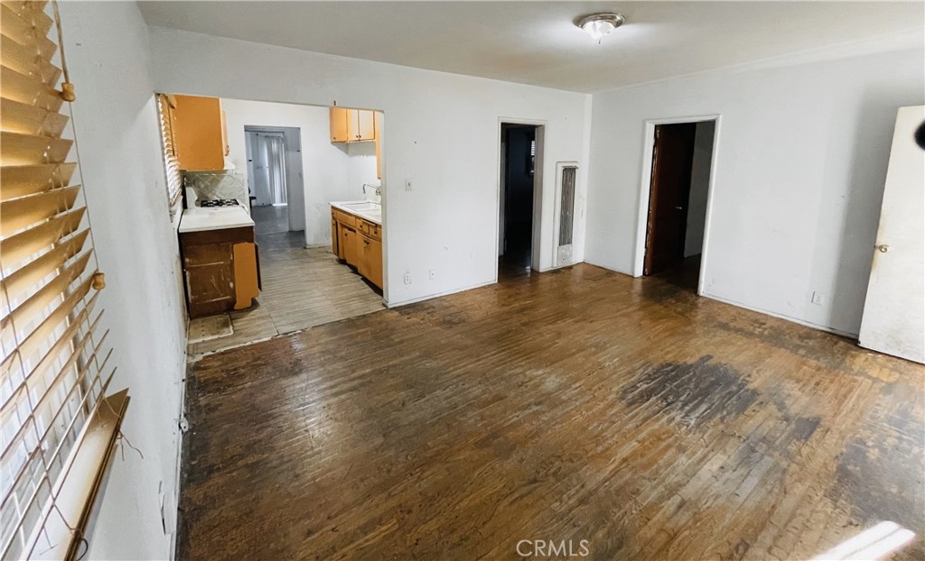 132 W Norwood Place