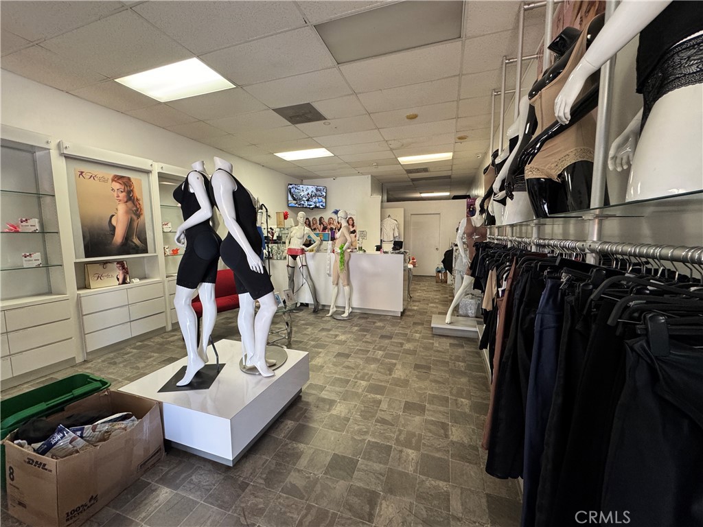 413 W Whittier Boulevard