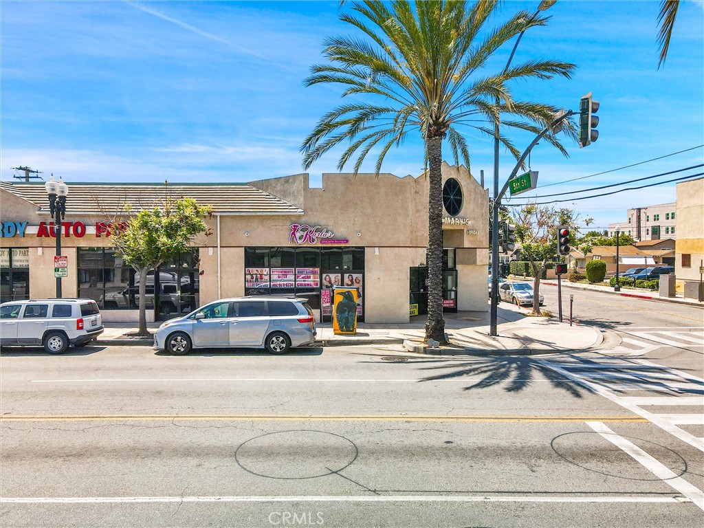 413 W Whittier Boulevard