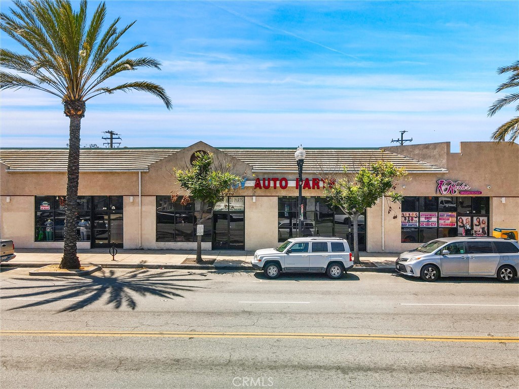 413 W Whittier Boulevard