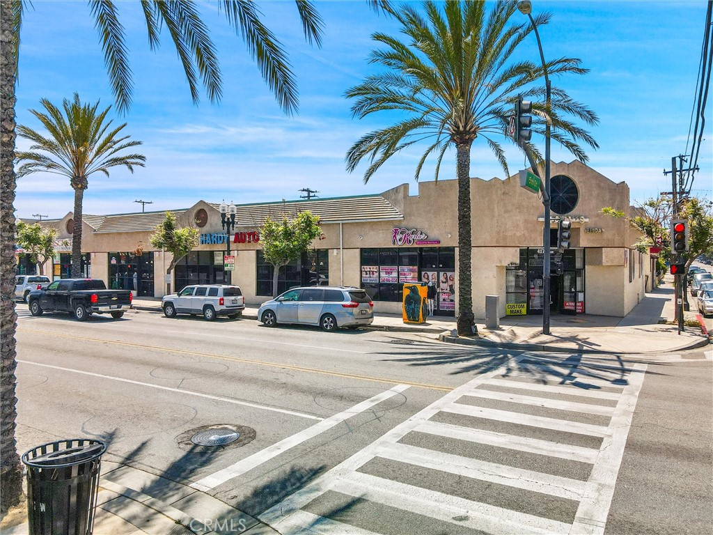 413 W Whittier Boulevard