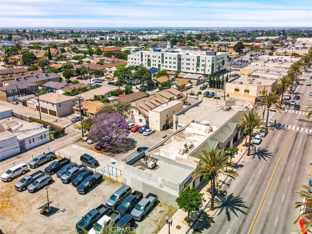 413 W Whittier Boulevard