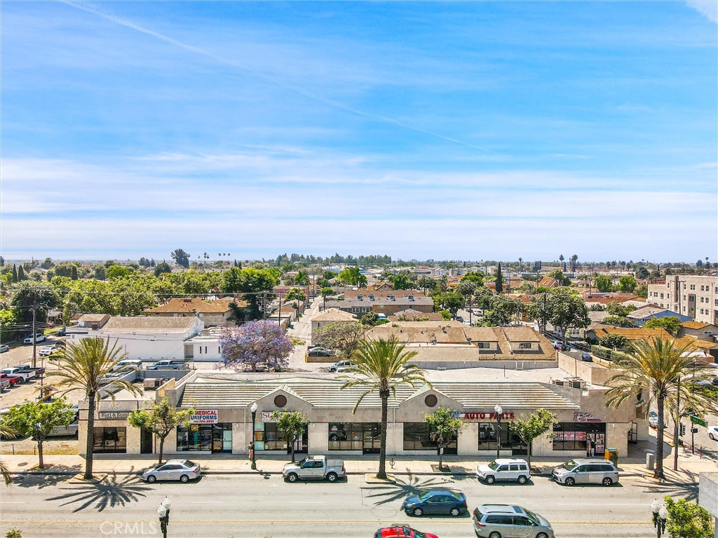 413 W Whittier Boulevard