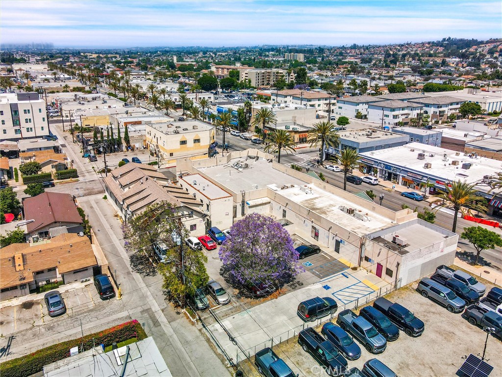 413 W Whittier Boulevard