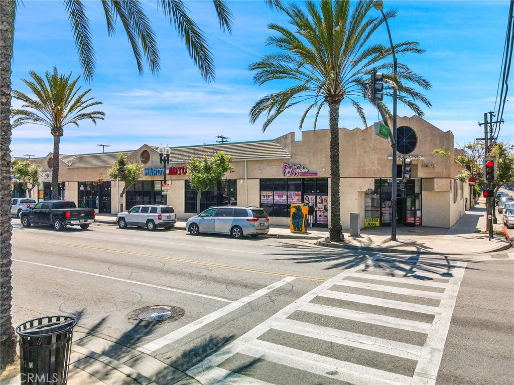 413 W Whittier Boulevard