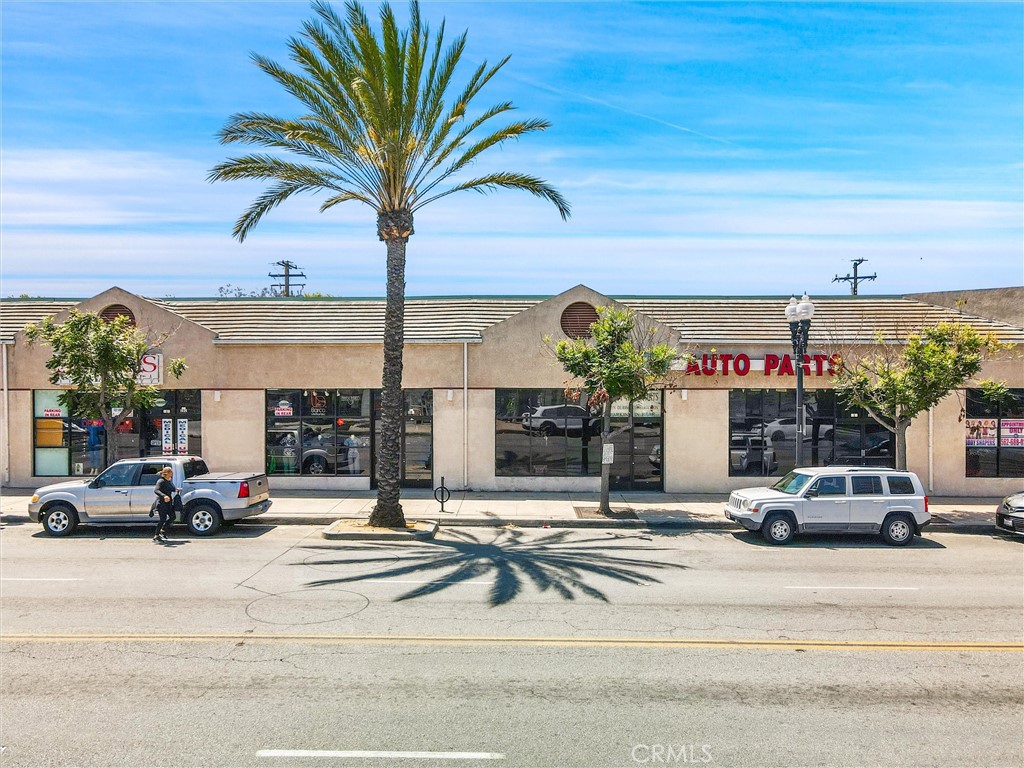 413 W Whittier Boulevard