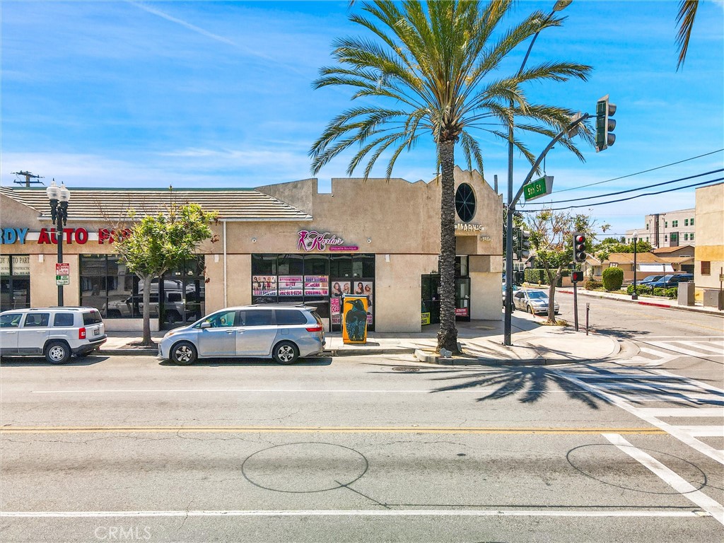 413 W Whittier Boulevard