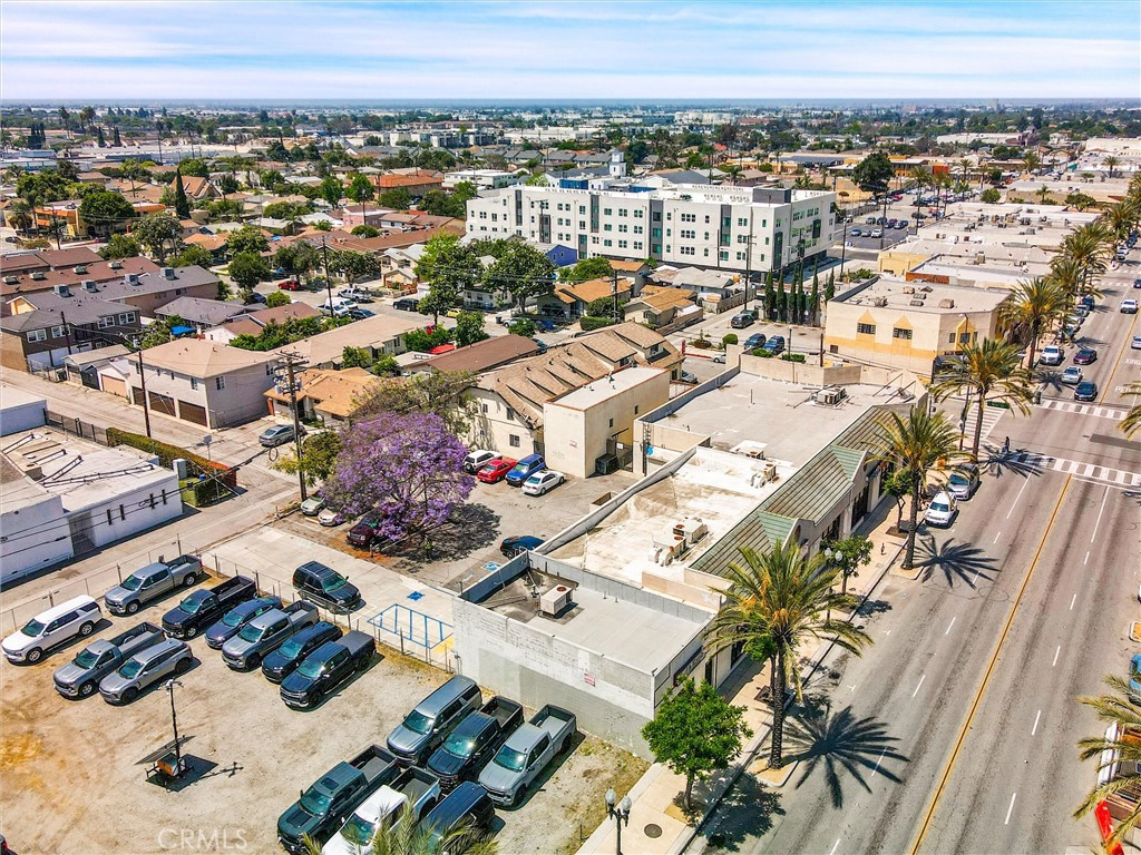 413 W Whittier Boulevard