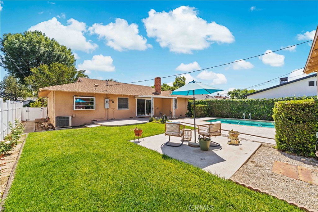 18633 Gledhill Street