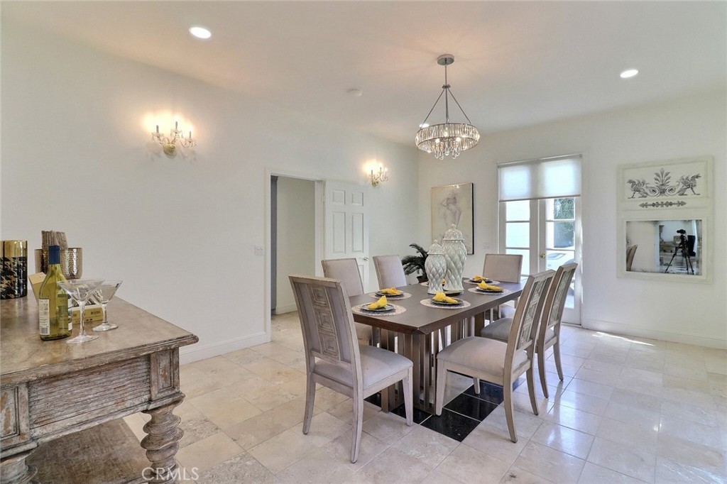 8424 Sunnyslope Drive