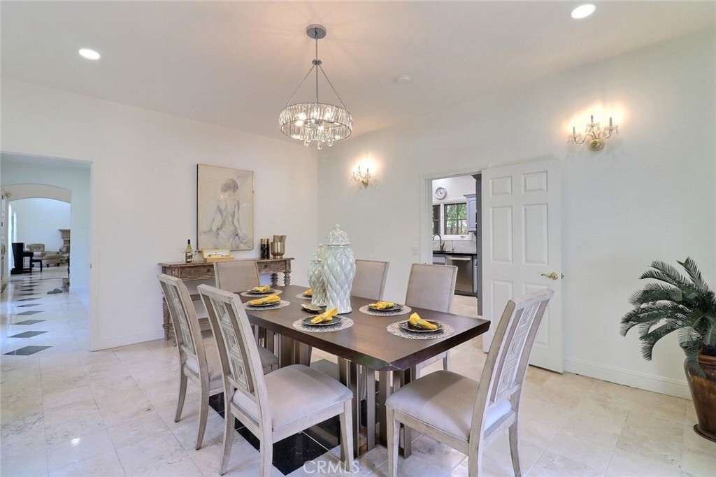 8424 Sunnyslope Drive