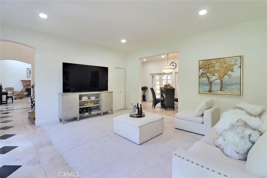 8424 Sunnyslope Drive