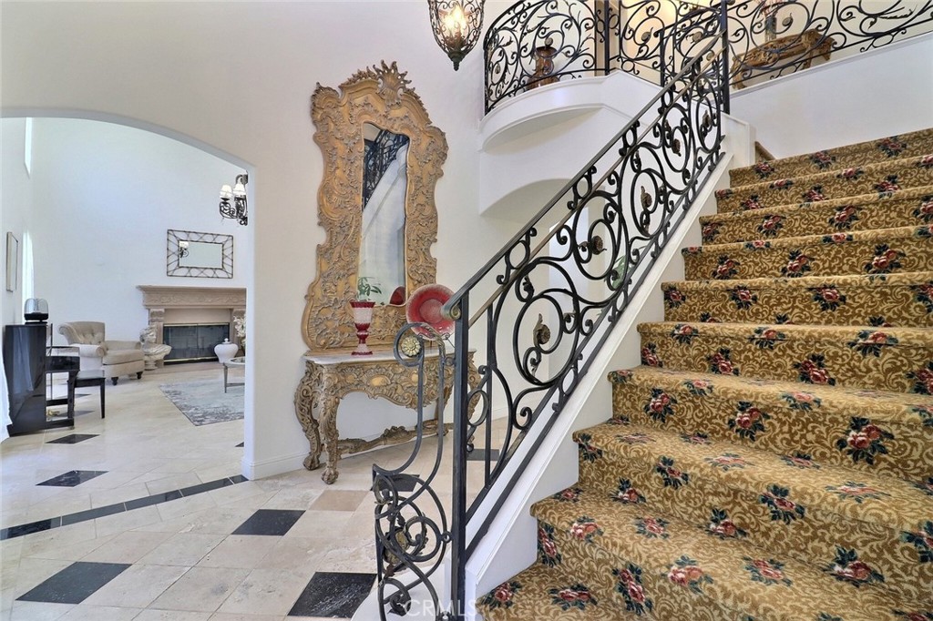 8424 Sunnyslope Drive