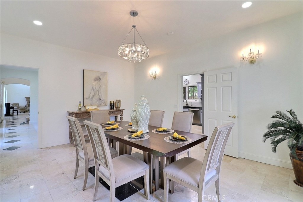8424 Sunnyslope Drive
