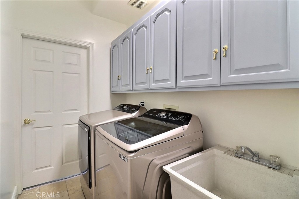 8424 Sunnyslope Drive