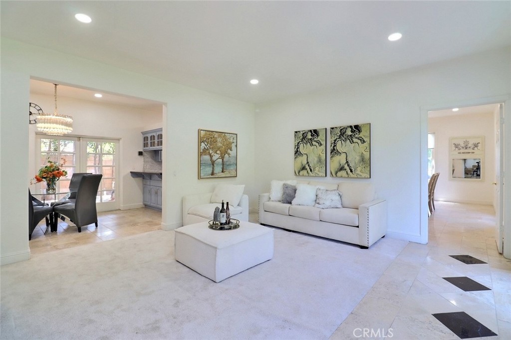 8424 Sunnyslope Drive
