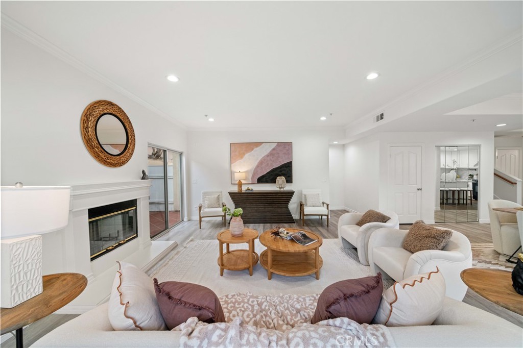 900 Arcadia Avenue 9