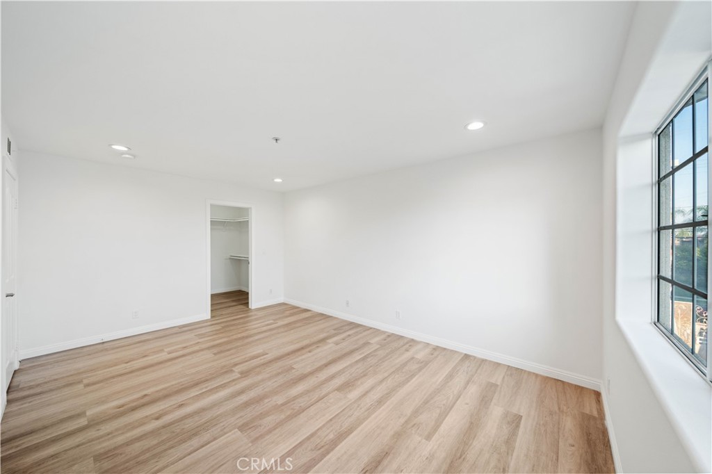 900 Arcadia Avenue 9