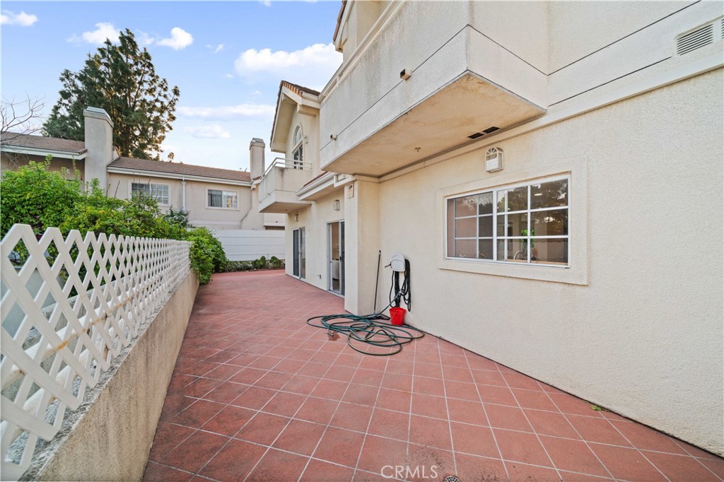 900 Arcadia Avenue 9