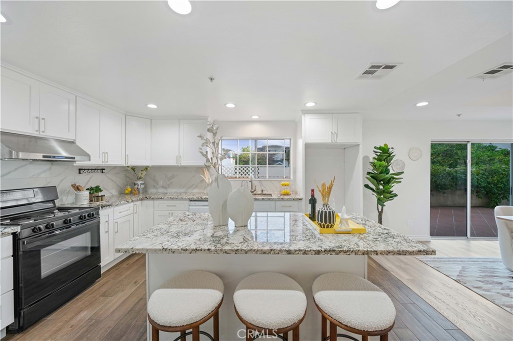 900 Arcadia Avenue 9