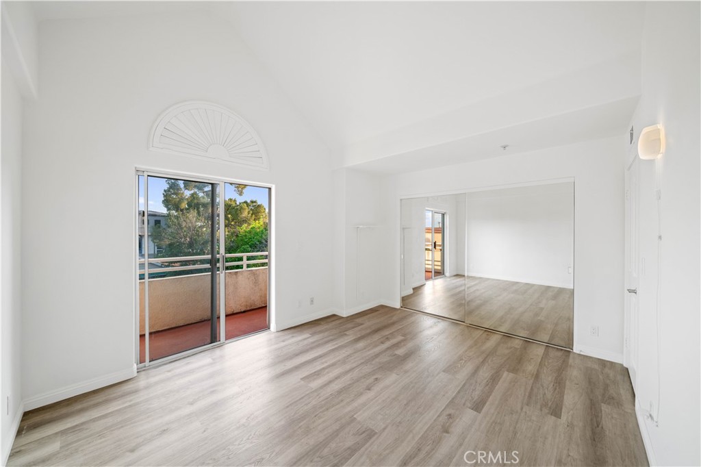 900 Arcadia Avenue 9