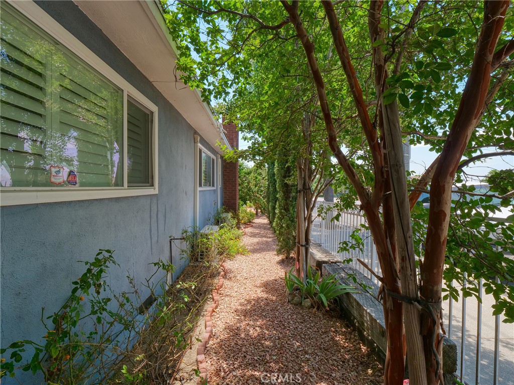 401 E Cherry Avenue