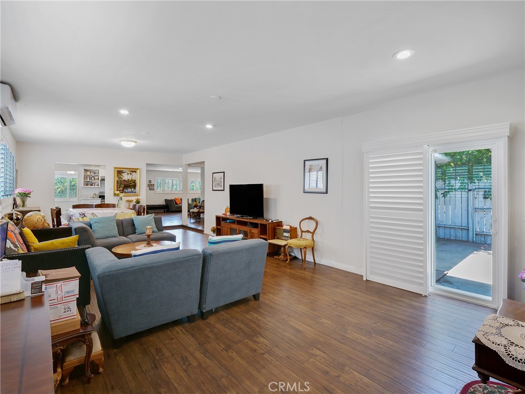 401 E Cherry Avenue