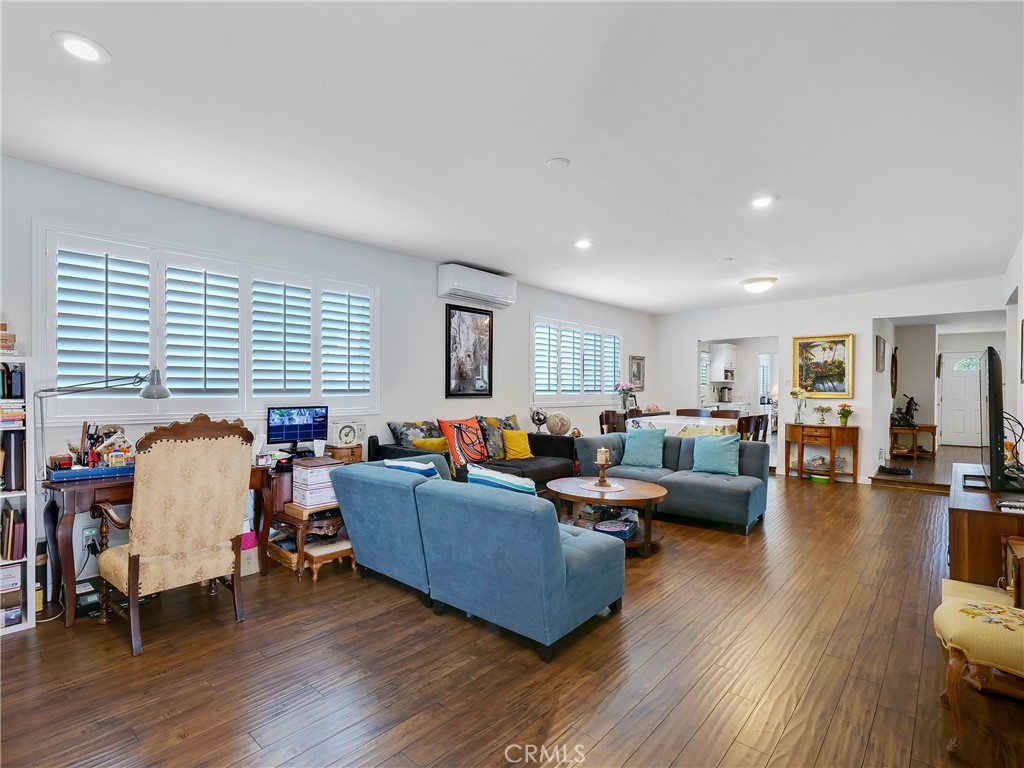 401 E Cherry Avenue