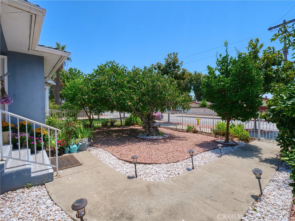 401 E Cherry Avenue