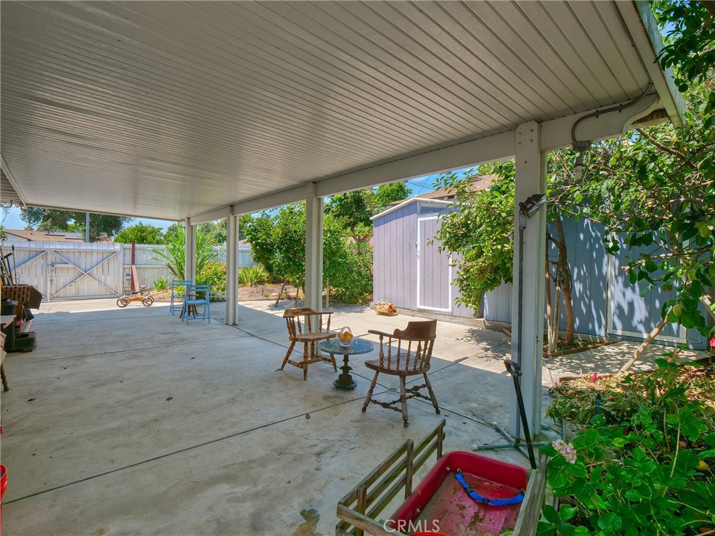 401 E Cherry Avenue