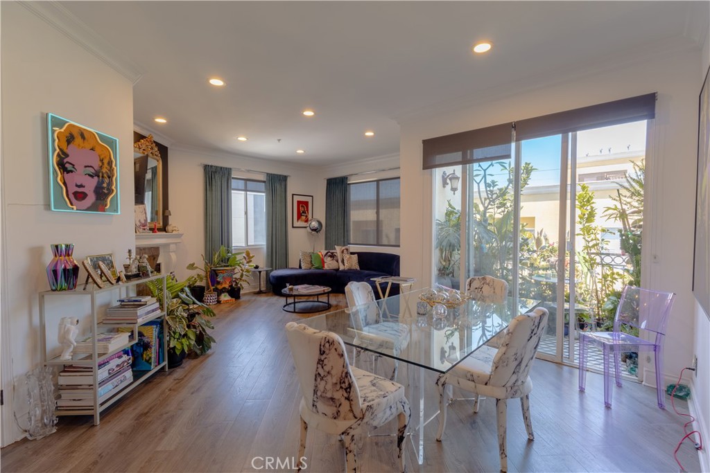 855 Wilcox Avenue 401