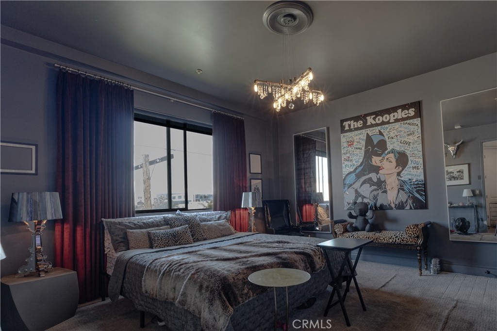 855 Wilcox Avenue 401