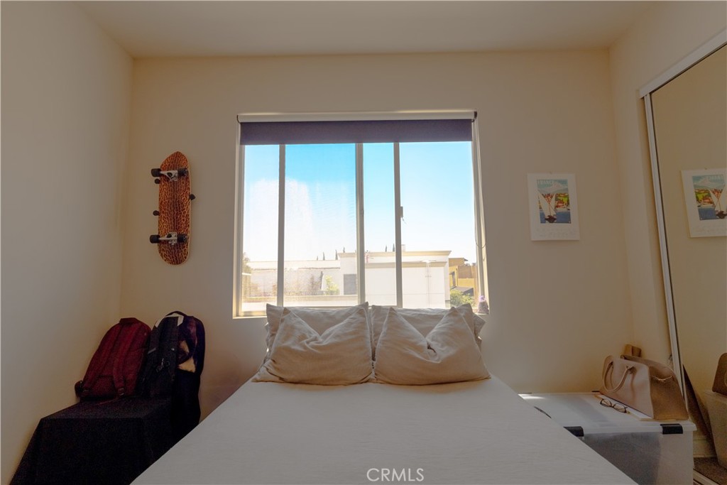 855 Wilcox Avenue 401