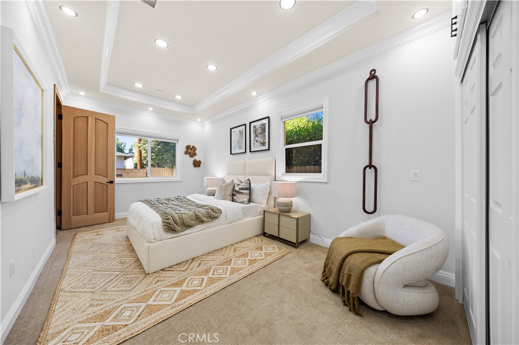 185 W Palm Drive