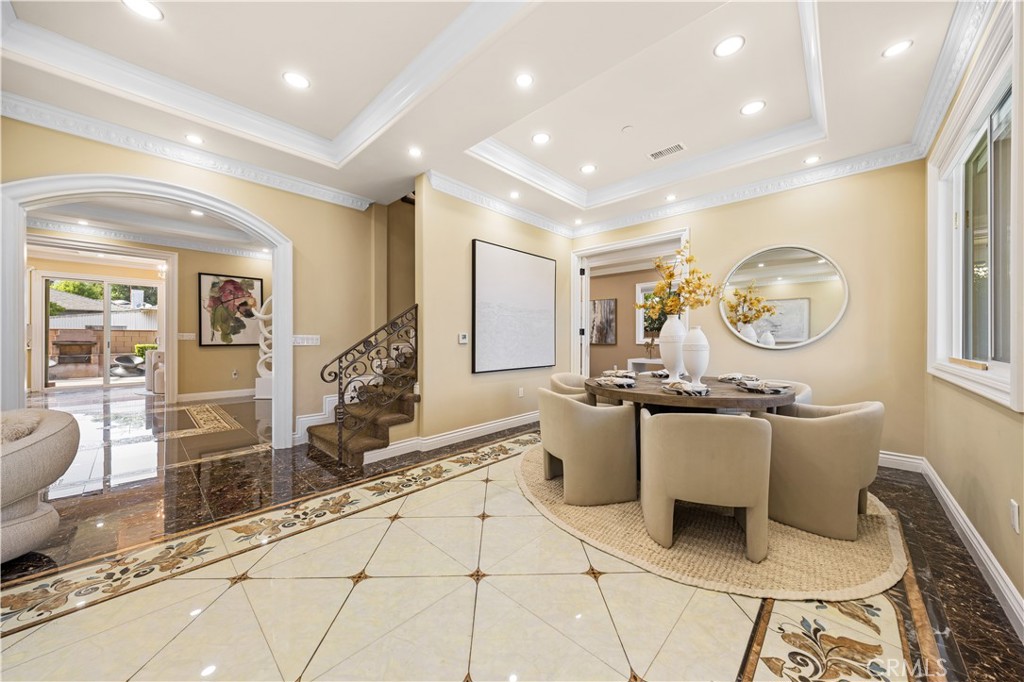 185 W Palm Drive